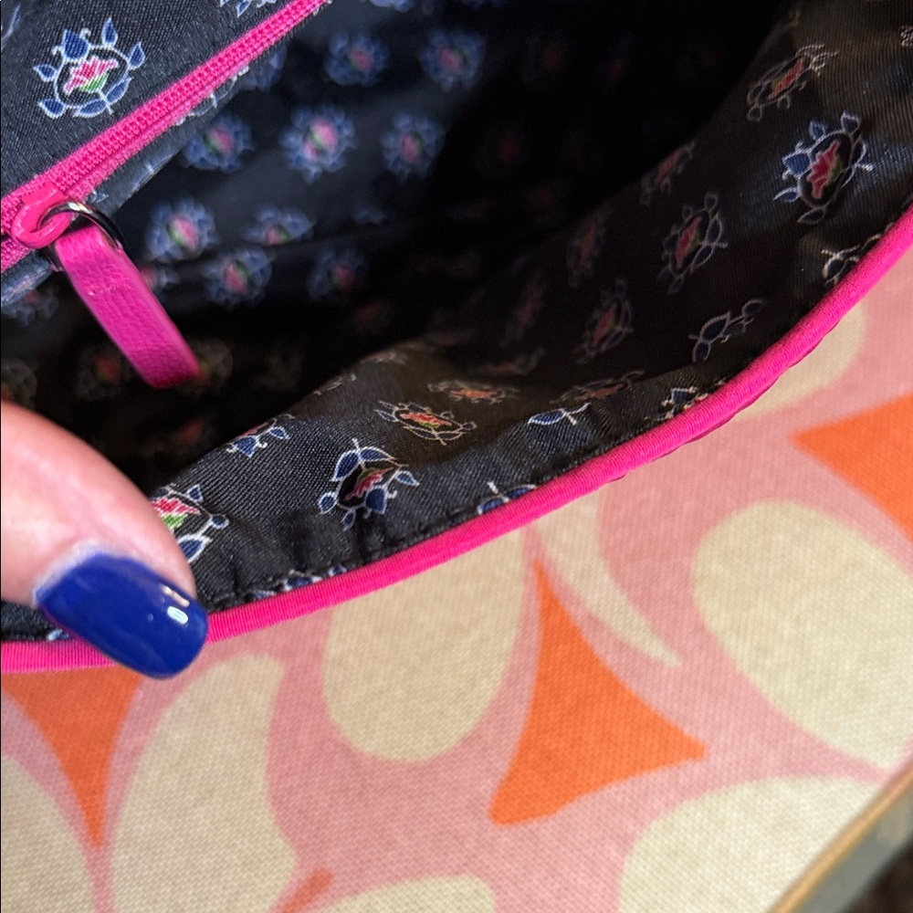 Vera Bradley Bright Pink Quilted Crossbody Bag - Picture 3 of 7